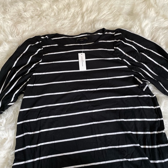 BANANA REPUBLIC BLACK AND WHITE STRIPED LONG SLEEVE NWT - Picture 2 of 3